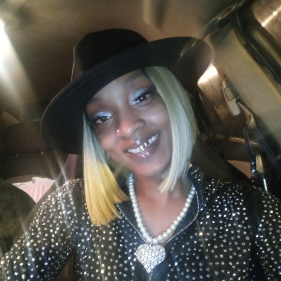 Meet your Posher, Ruby - Picture 1 of 1